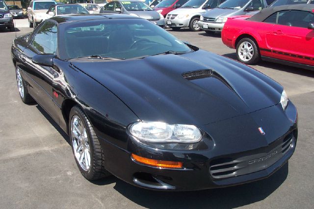 Chevrolet Camaro 2002 photo 1