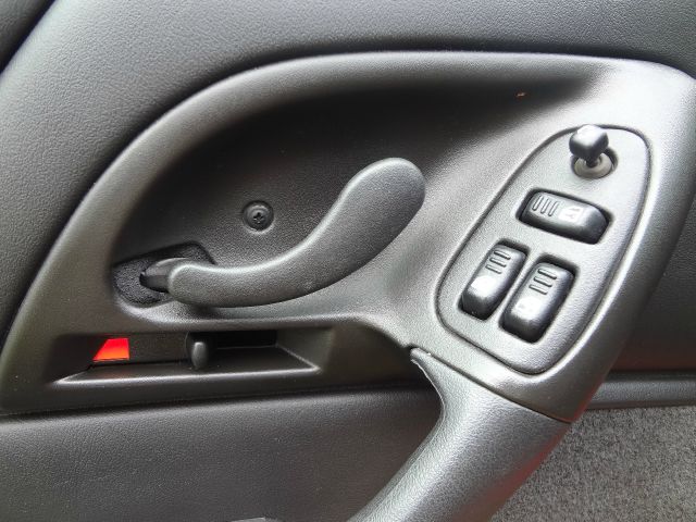 Chevrolet Camaro 2002 photo 14