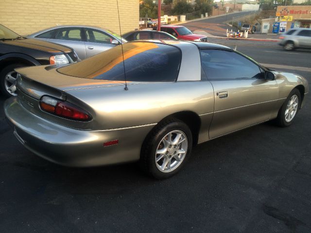 Chevrolet Camaro 2002 photo 2