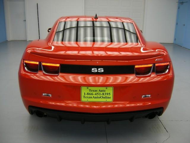 Chevrolet Camaro 2010 photo 2