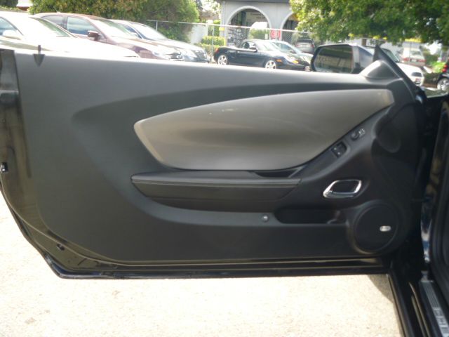 Chevrolet Camaro 2010 photo 2