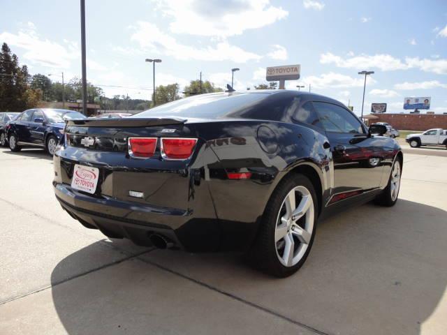 Chevrolet Camaro 2011 photo 2