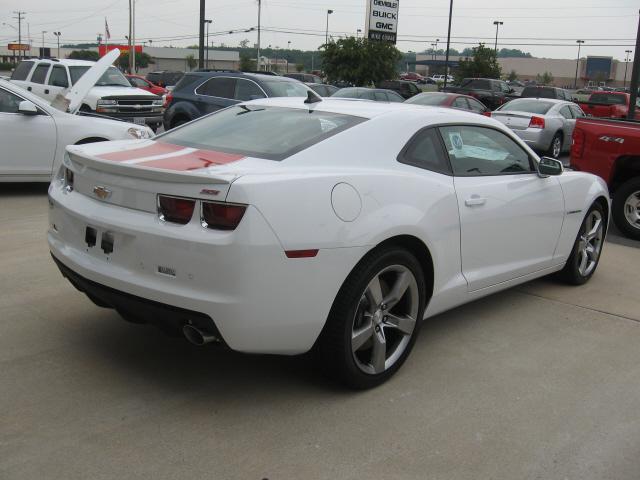 Chevrolet Camaro 2011 photo 2