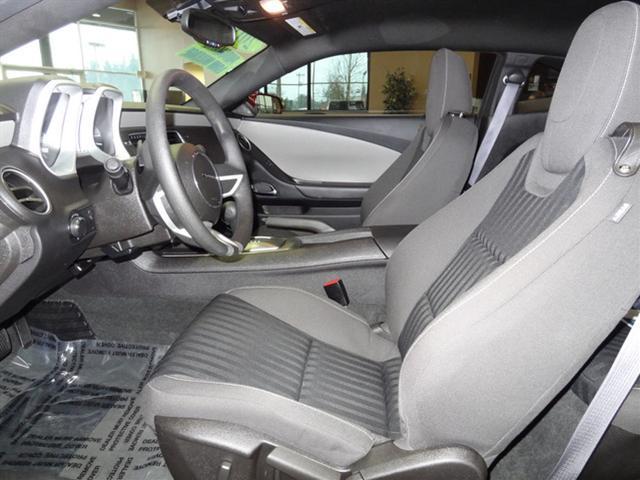 Chevrolet Camaro 2011 photo 2