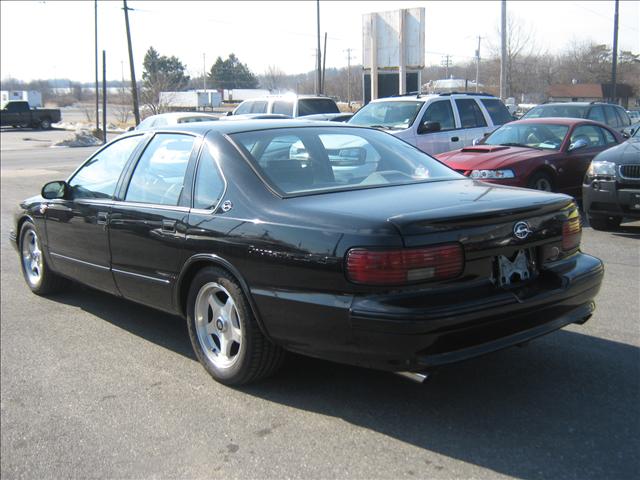 Chevrolet Caprice Classic or Impala SS 1995 photo 1