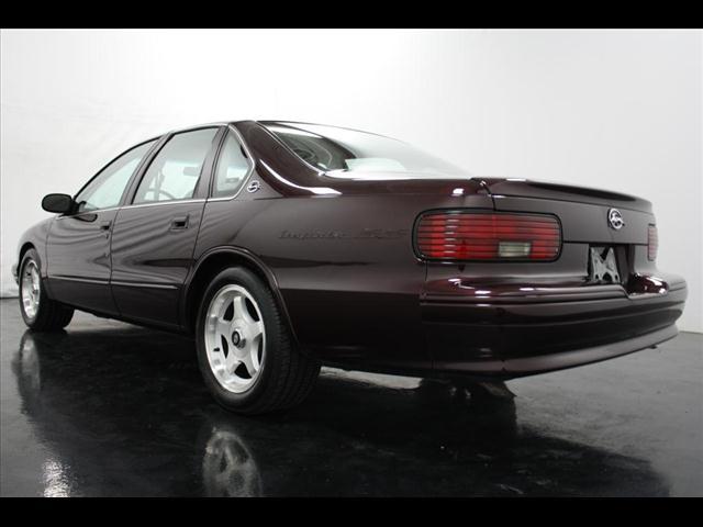 Chevrolet Caprice Classic or Impala SS 1995 photo 4