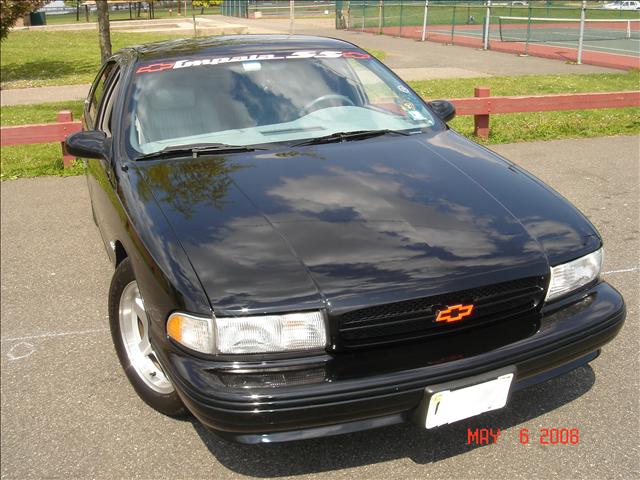 Chevrolet Caprice Classic or Impala SS 4X2 V6 Sedan