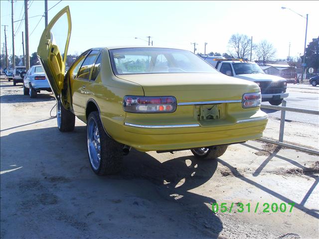 Chevrolet Caprice Classic or Impala SS 1995 photo 1