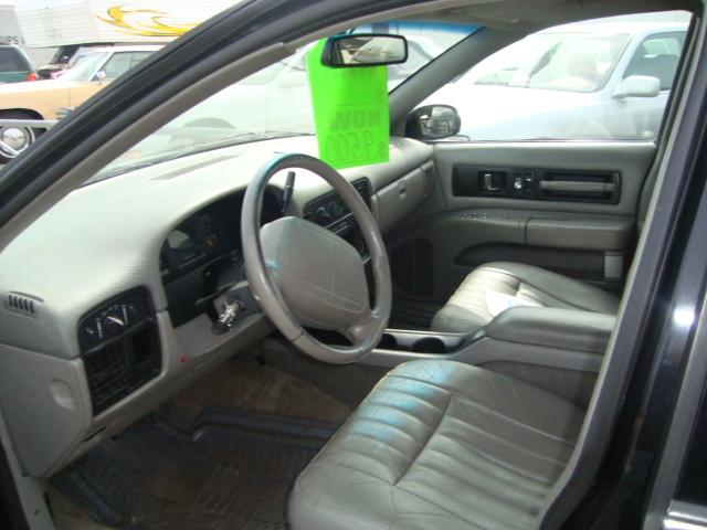 Chevrolet Caprice Classic or Impala SS 1995 photo 1