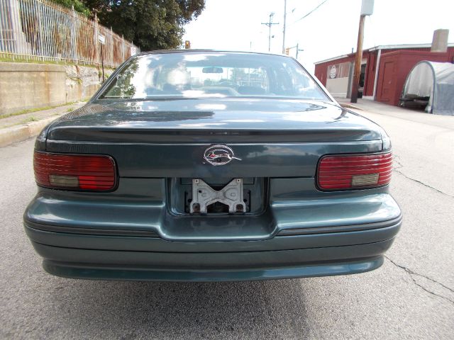 Chevrolet Caprice Classic or Impala SS 1996 photo 1