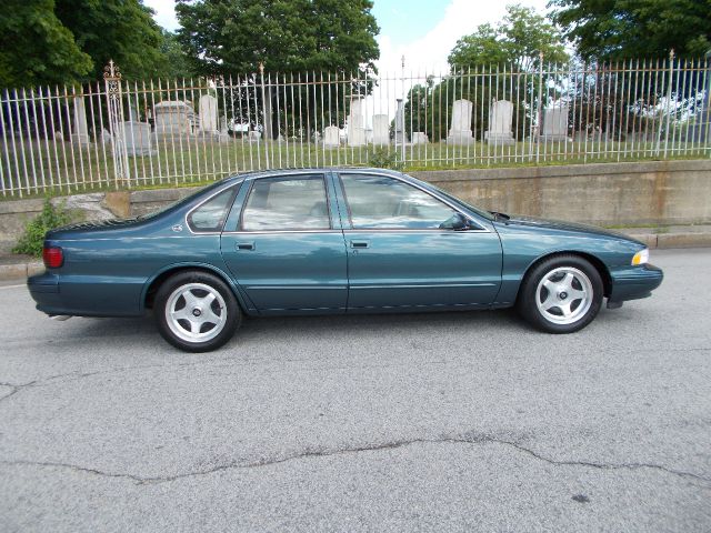 Chevrolet Caprice Classic or Impala SS 1996 photo 10
