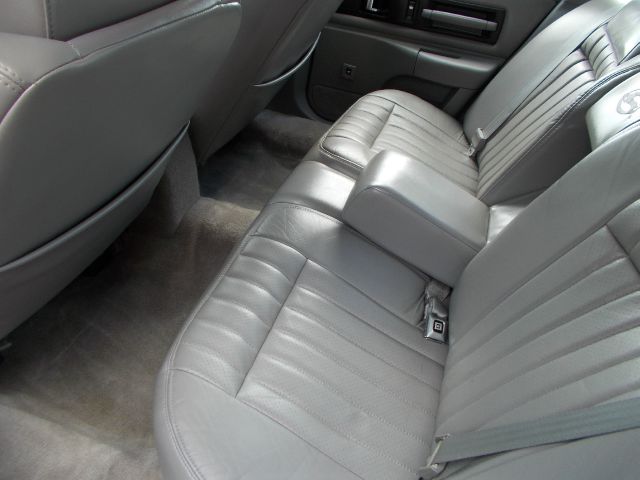 Chevrolet Caprice Classic or Impala SS 1996 photo 4