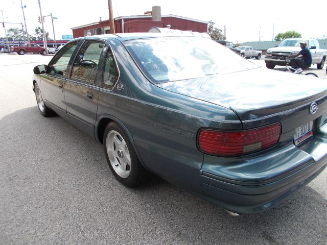 Chevrolet Caprice Classic or Impala SS 1996 photo 7