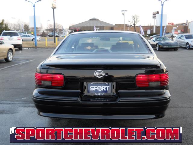 Chevrolet Caprice Classic or Impala SS 1996 photo 4