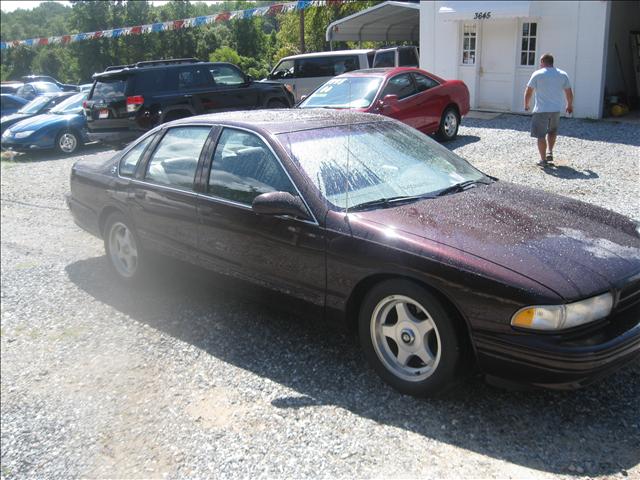 Chevrolet Caprice Classic or Impala SS 1996 photo 2