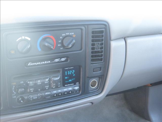Chevrolet Caprice Classic or Impala SS 1996 photo 5