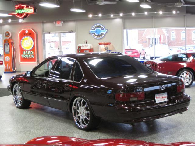Chevrolet Caprice Classic or Impala SS 1996 photo 1