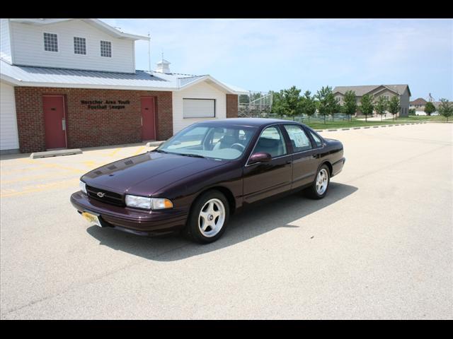 Chevrolet Caprice Classic or Impala SS 1996 photo 1