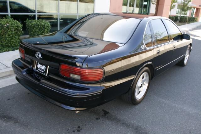 Chevrolet Caprice Classic or Impala SS 1996 photo 4