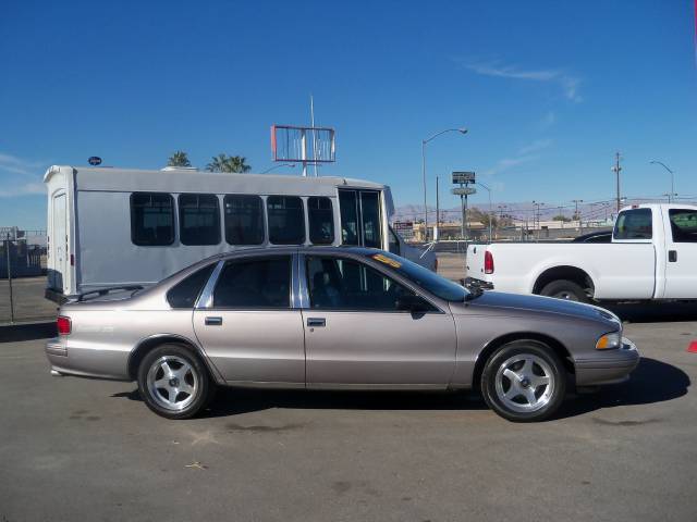 Chevrolet Caprice Classic or Impala SS 1996 photo 1