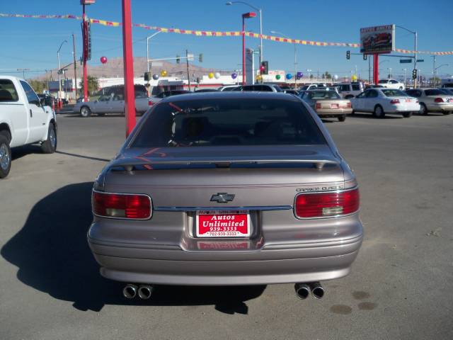 Chevrolet Caprice Classic or Impala SS 1996 photo 3