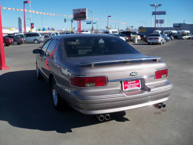 Chevrolet Caprice Classic or Impala SS 1996 photo 4