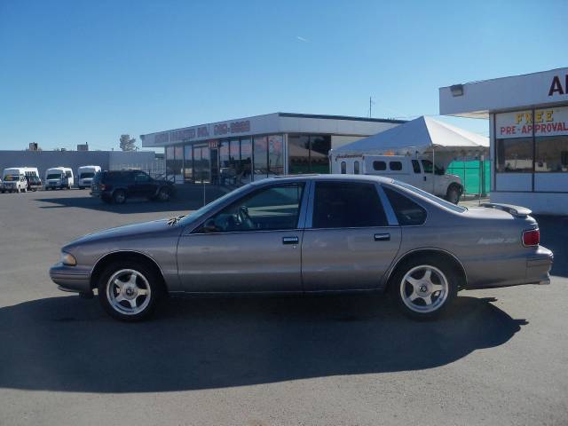 Chevrolet Caprice Classic or Impala SS 1996 photo 5