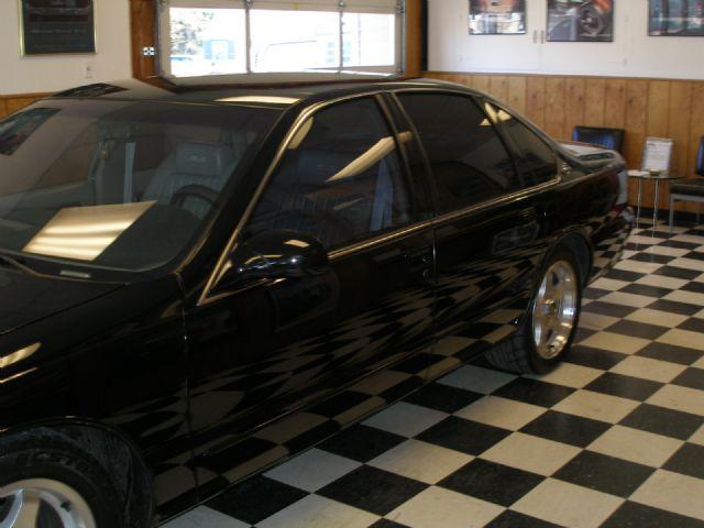 Chevrolet Caprice Classic or Impala SS 1996 photo 1