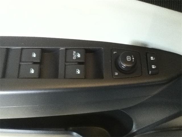 Chevrolet Captiva Sport 2012 photo 2