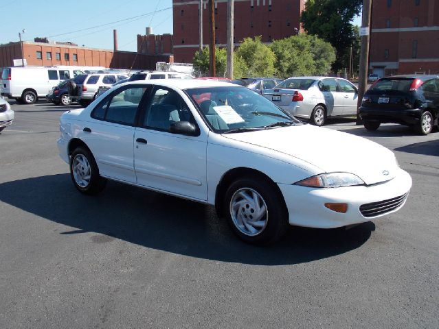 Chevrolet Cavalier 3.2 Sedan 4dr Sedan