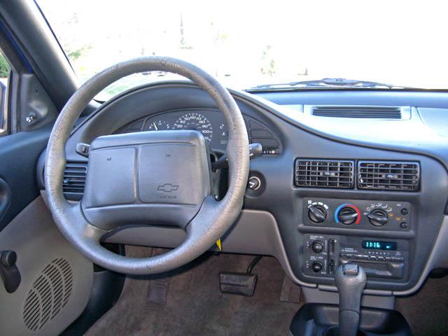 Chevrolet Cavalier 1996 photo 2