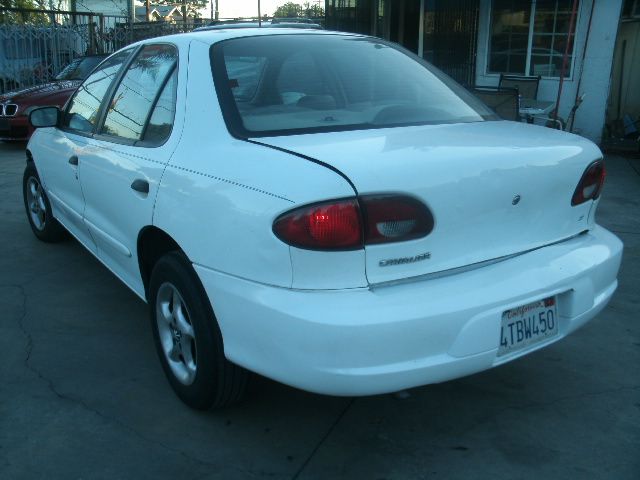 Chevrolet Cavalier 2000 photo 3