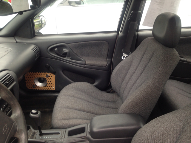 Chevrolet Cavalier 2001 photo 2