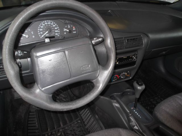 Chevrolet Cavalier 2001 photo 2