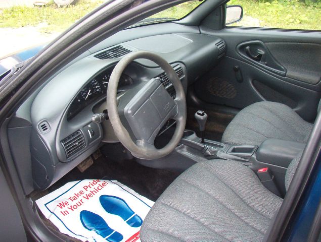 Chevrolet Cavalier 2001 photo 3
