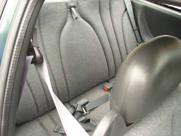 Chevrolet Cavalier 2002 photo 3