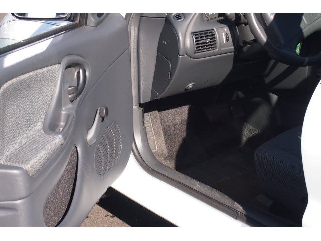 Chevrolet Cavalier 2002 photo 5