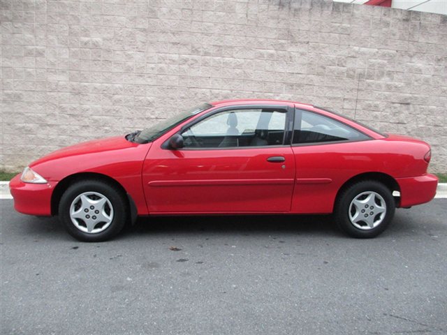 Chevrolet Cavalier 2002 photo 2