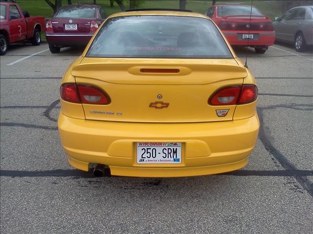 Chevrolet Cavalier 2002 photo 3