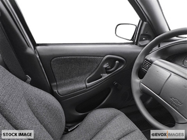 Chevrolet Cavalier 2002 photo 2