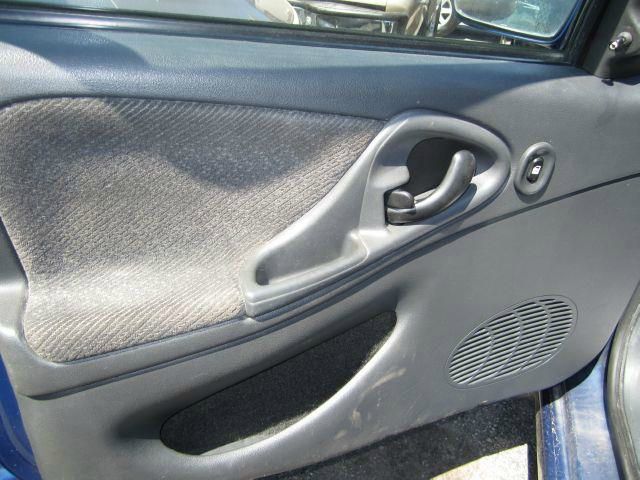 Chevrolet Cavalier 2003 photo 2