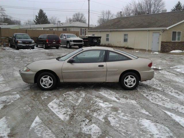 Chevrolet Cavalier 2004 photo 2
