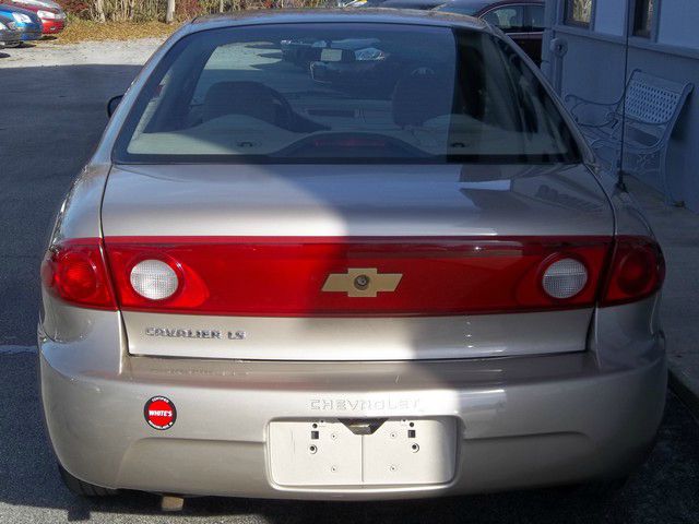 Chevrolet Cavalier 2004 photo 2