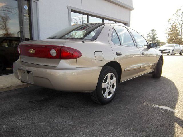 Chevrolet Cavalier 2004 photo 4