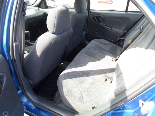 Chevrolet Cavalier 2004 photo 4