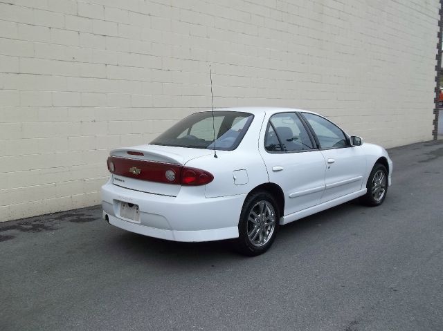 Chevrolet Cavalier 2004 photo 2