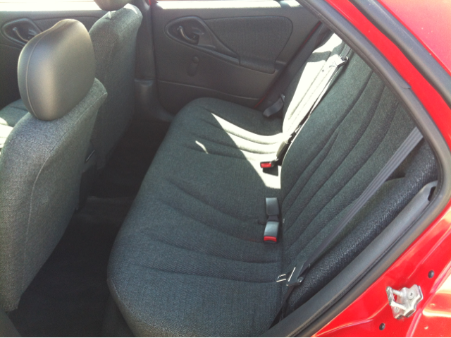 Chevrolet Cavalier 2004 photo 2