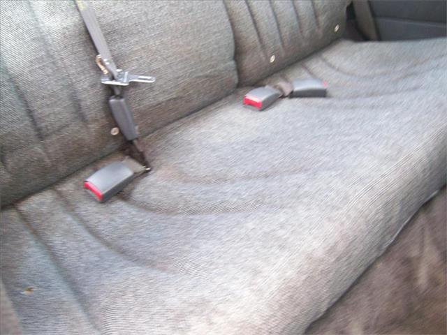 Chevrolet Cavalier 2004 photo 3