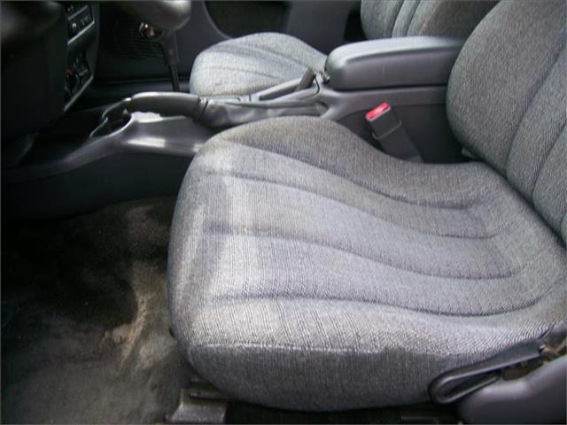 Chevrolet Cavalier 2004 photo 6