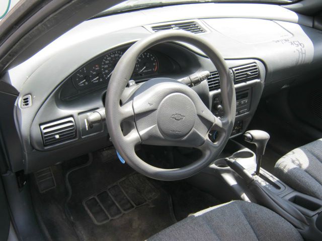 Chevrolet Cavalier 2004 photo 2